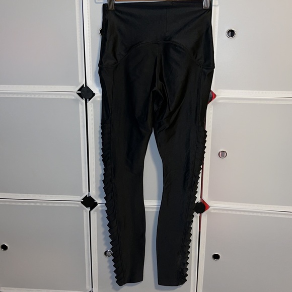 Nike Leggings with cutouts down sides - Picture 2 of 10